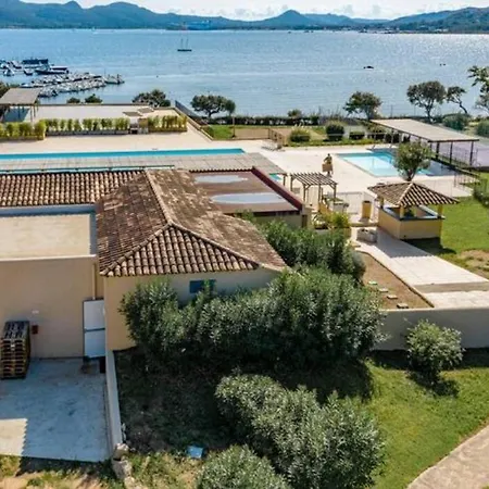 T4 Caminu, Pool & Garden, 6 Guests شقة