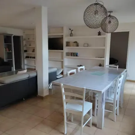 T4 Caminu, Pool & Garden, 6 Guests شقة