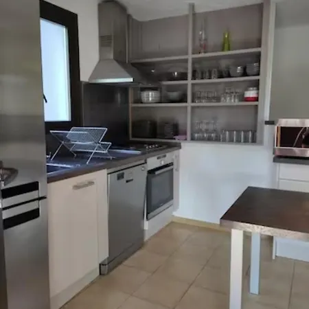 T4 Caminu, Pool & Garden, 6 Guests شقة *