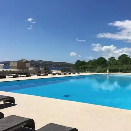T4 Caminu, Pool & Garden, 6 Guests شقة *