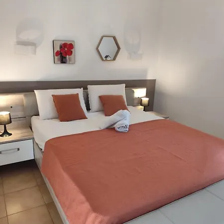 T4 Caminu, Pool & Garden, 6 Guests شقة *